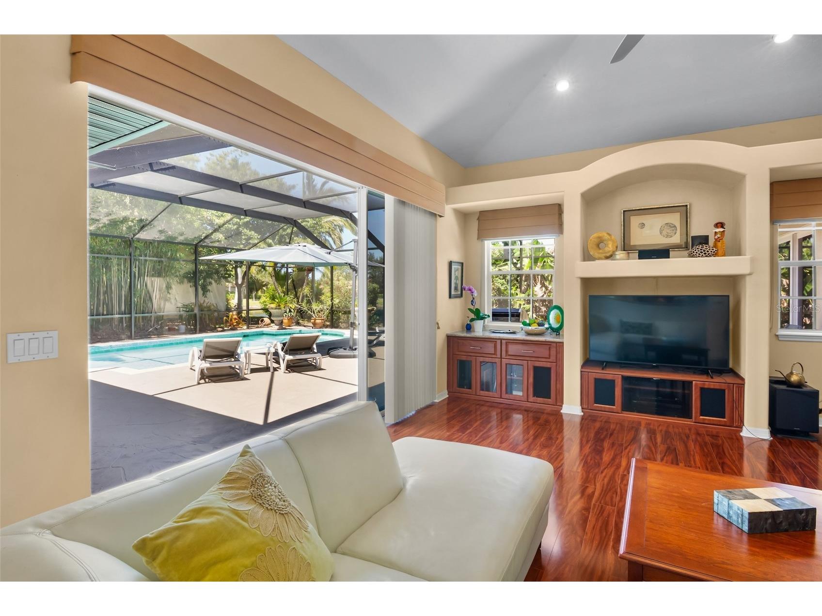 4813 Benchmark Court Sarasota FL 34238 A4690988 image18