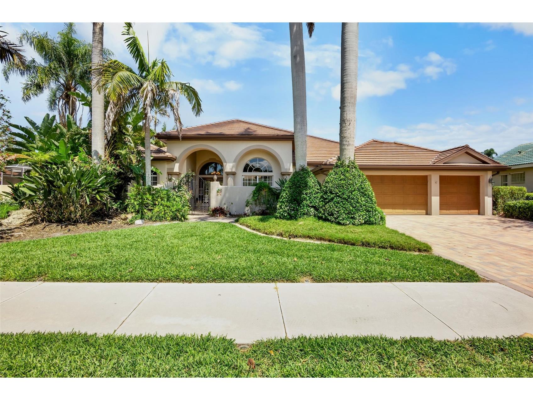 4813 Benchmark Court Sarasota FL 34238 A4690988 image3
