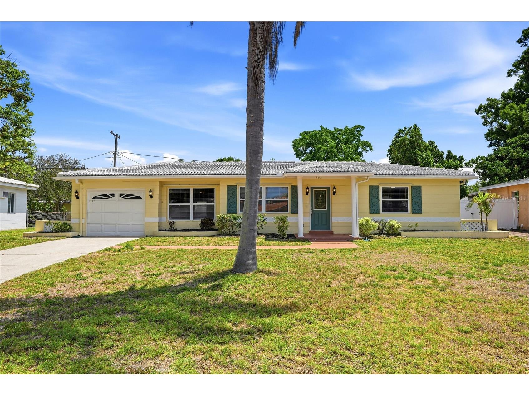 4813 Lake Charles Drive N Kenneth City FL 33709 TB8502183 image1