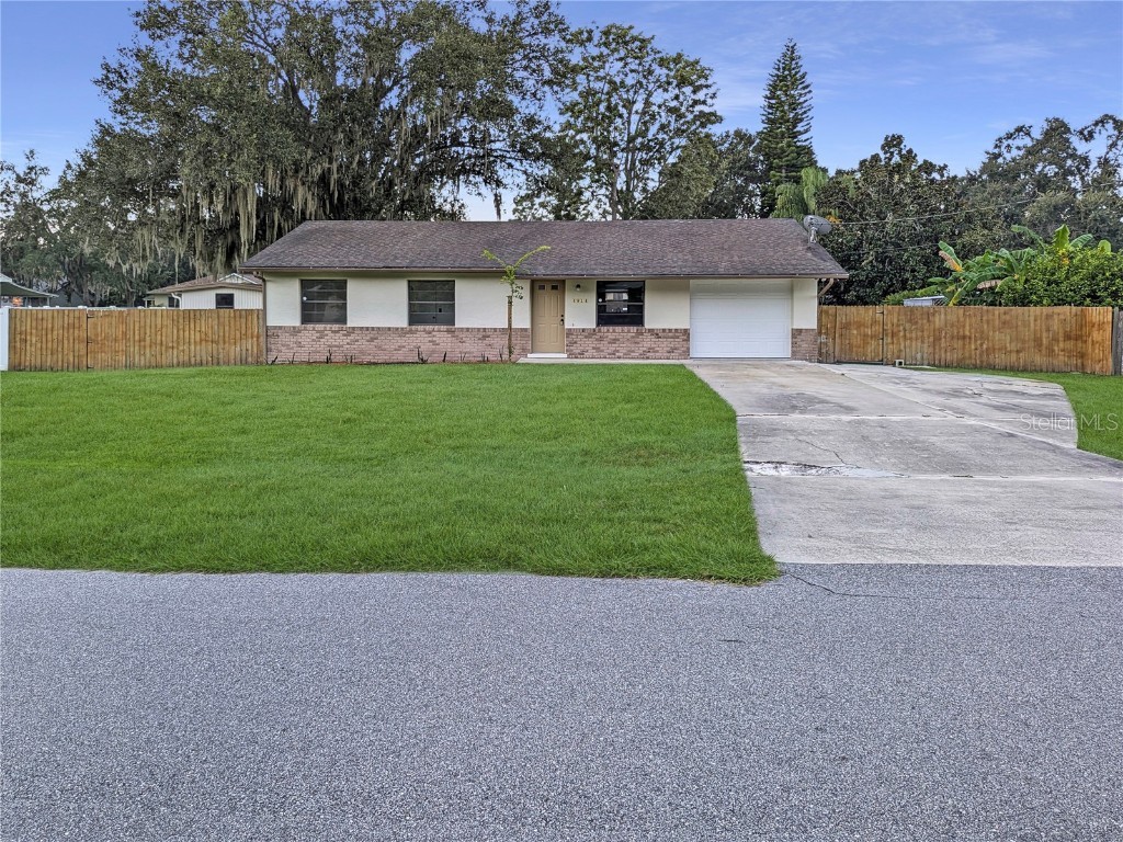 4814 Lake Shore Drive Saint Cloud FL 34772 O6240619 image1