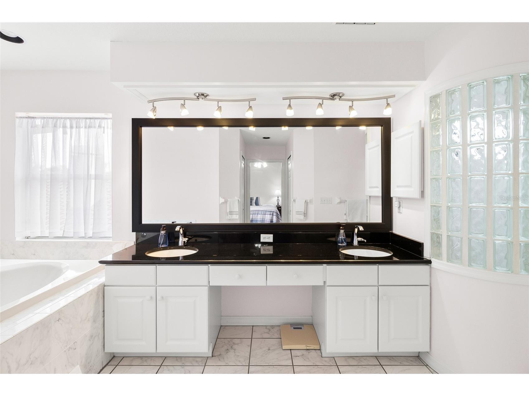 4815 Queen Palm Terrace NE Saint Petersburg FL 33703 - LAKE PLACIDO BAYOU TB8496804 image33