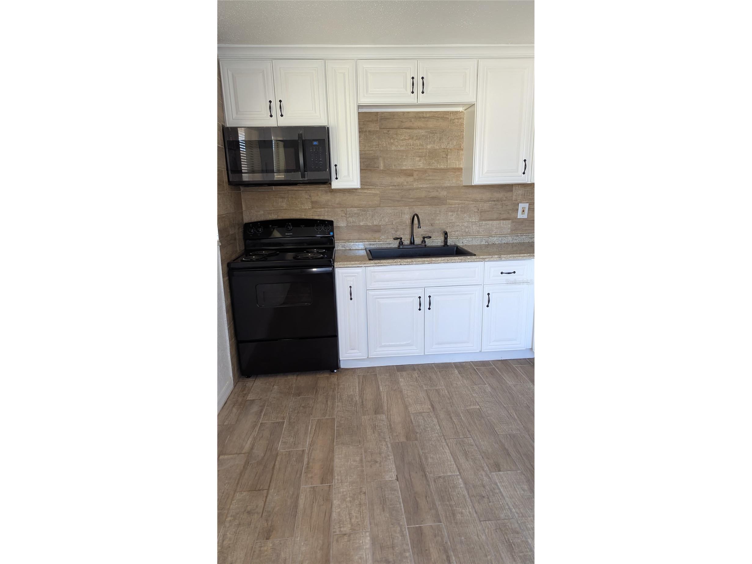 4816 Edgemoor Avenue Orlando FL 32811 O6396428 image2