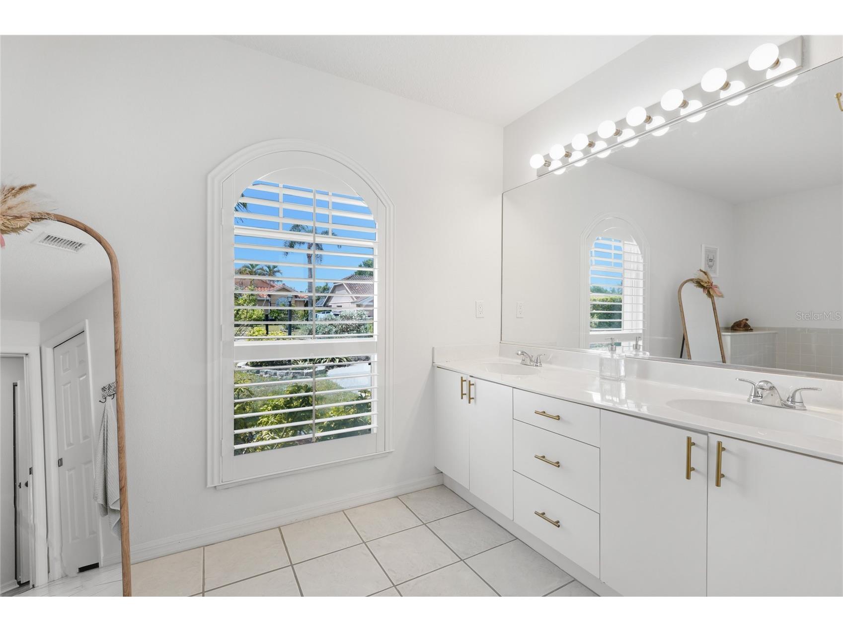 4817 Post Pointe Drive Sarasota FL 34233 A4694170 image16
