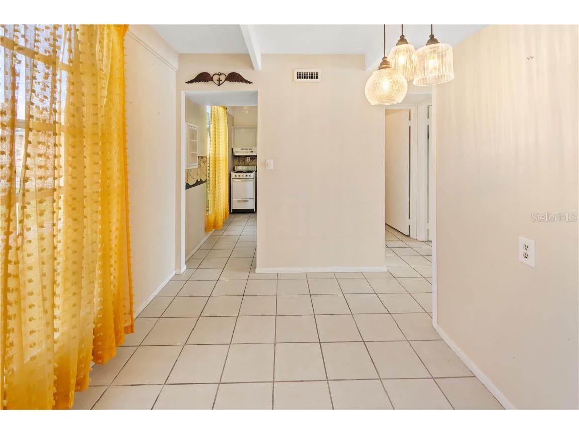 4819 Club Circle Lakeshore FL 33854 - WALK IN WATER K4903139 image5