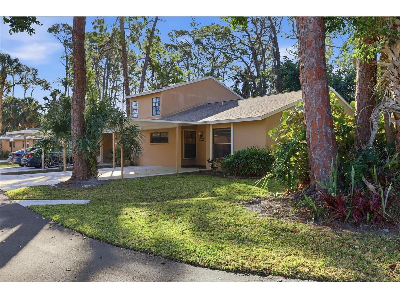 4819 Village Gardens Drive #110 Sarasota FL 34234 A4682380 image1