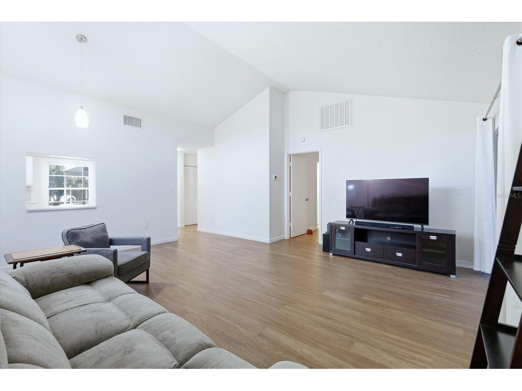 4819 Village Gardens Drive #110 Sarasota FL 34234 A4682380 image8