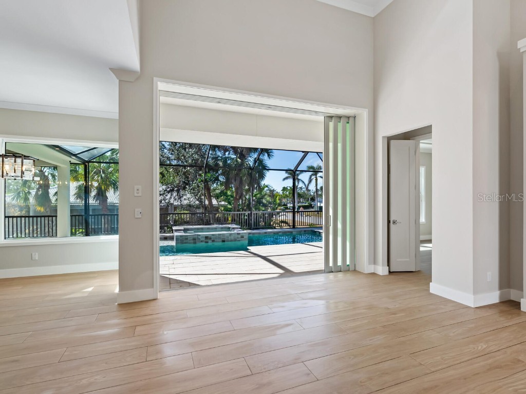 482 E Royal Flamingo Drive Sarasota FL 34236 A4664936 image8