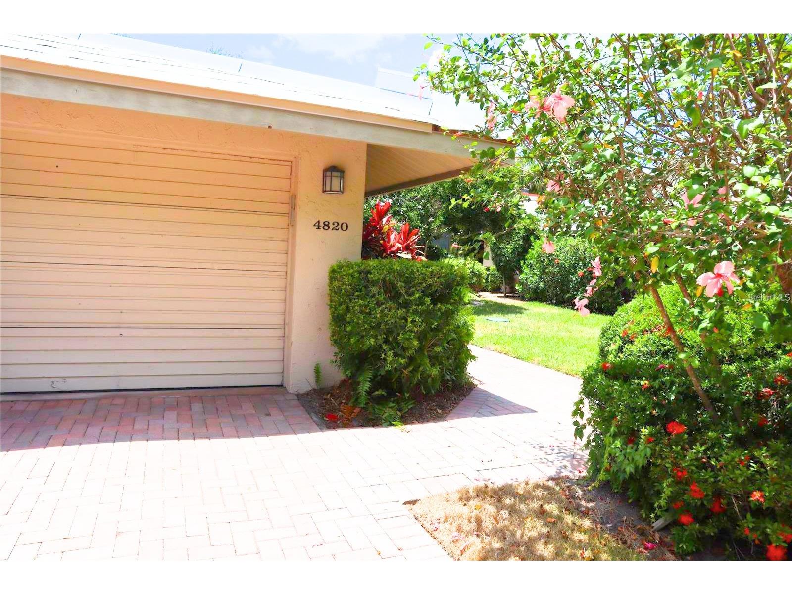 4820 Kestral Park Circle #18 Sarasota FL 34231 A4694438 image1