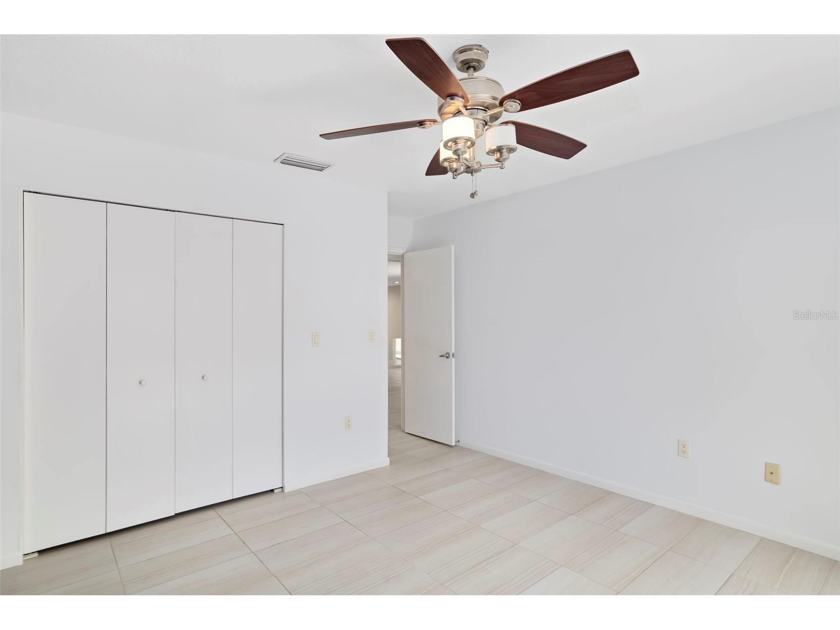 4820 Kestral Park Circle #18 Sarasota FL 34231 A4694438 image30