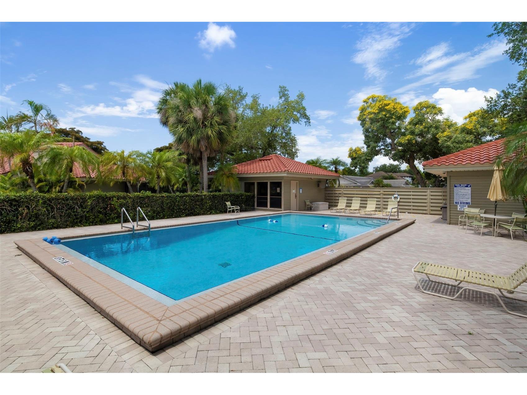 4820 Kestral Park Circle #18 Sarasota FL 34231 A4694438 image49