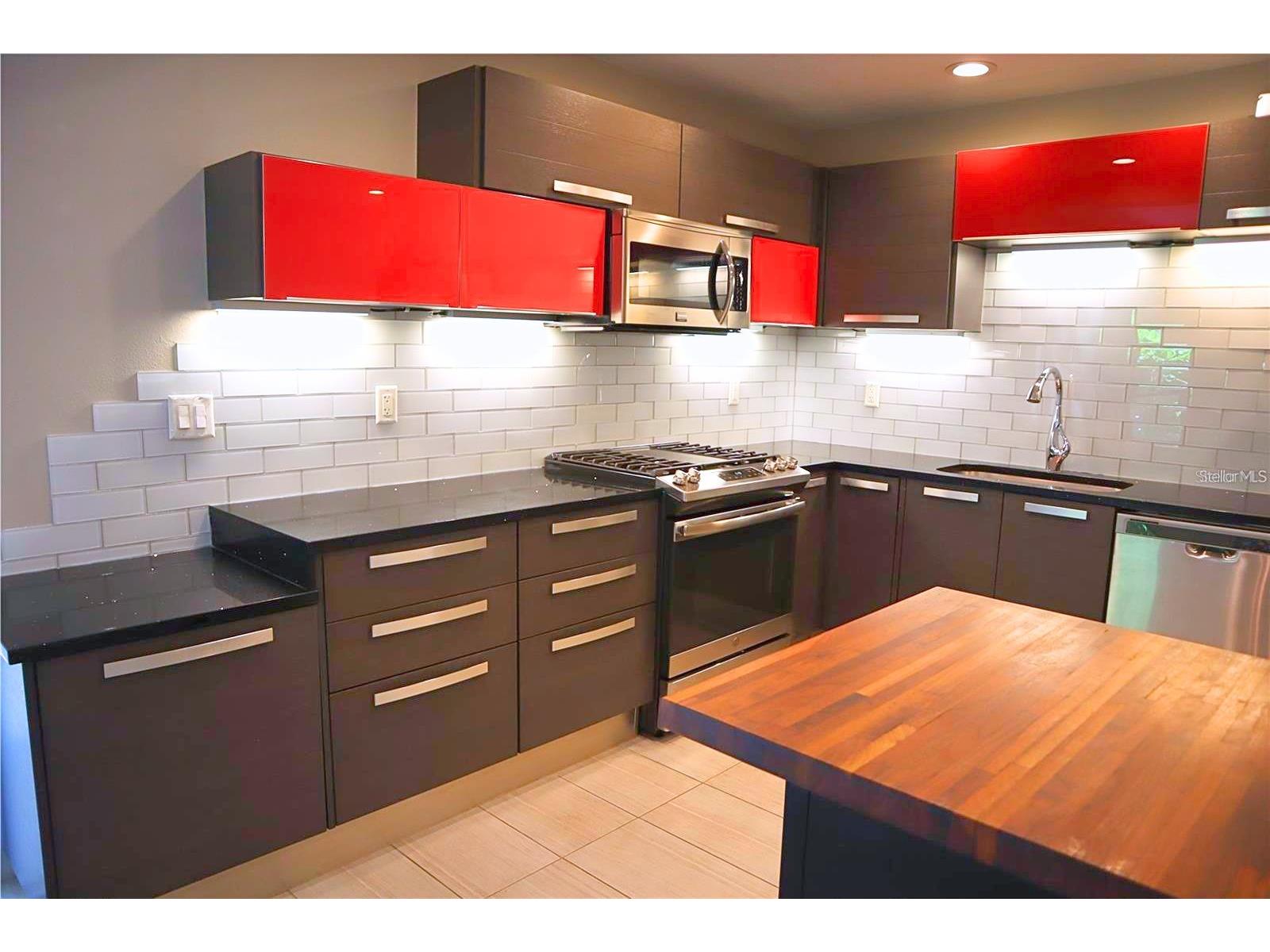 4820 Kestral Park Circle #18 Sarasota FL 34231 A4694438 image6