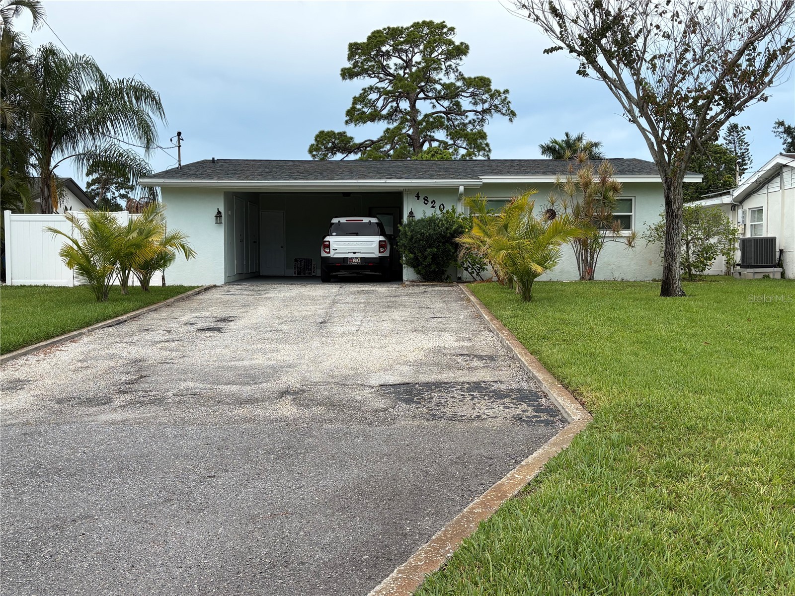 4820 Venetian Boulevard NE Saint Petersburg FL 33703 TB8525962 image1