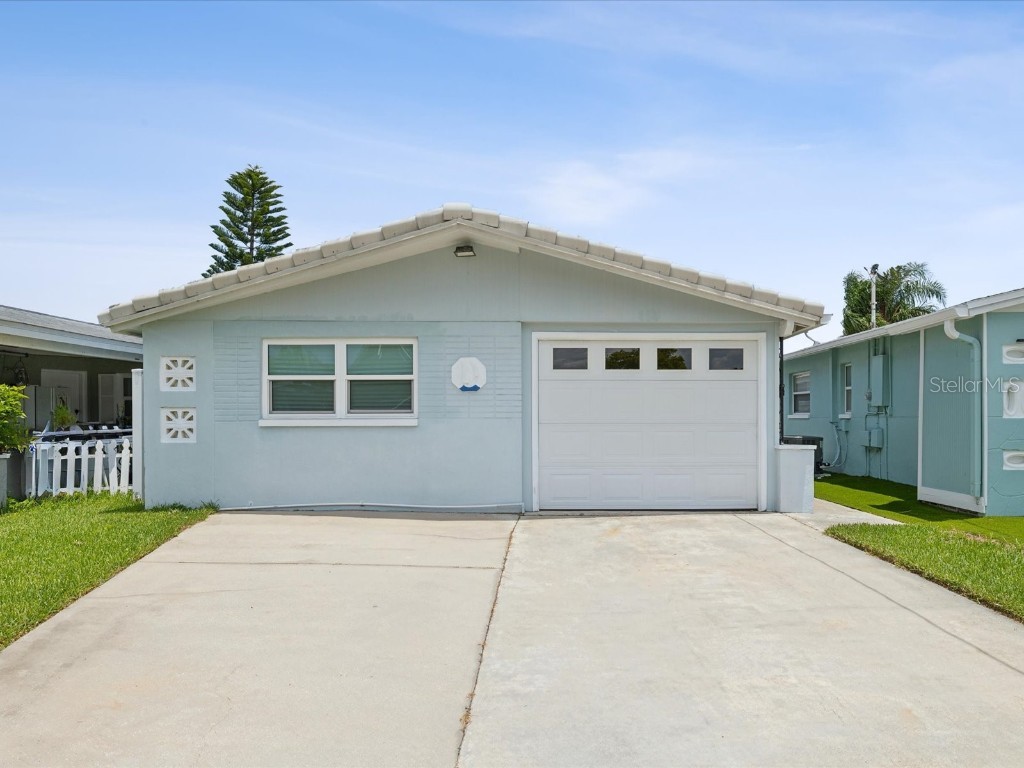 4821 Floramar Terrace New Port Richey FL 34652 - GULF OF MEXICO W7866488 image1