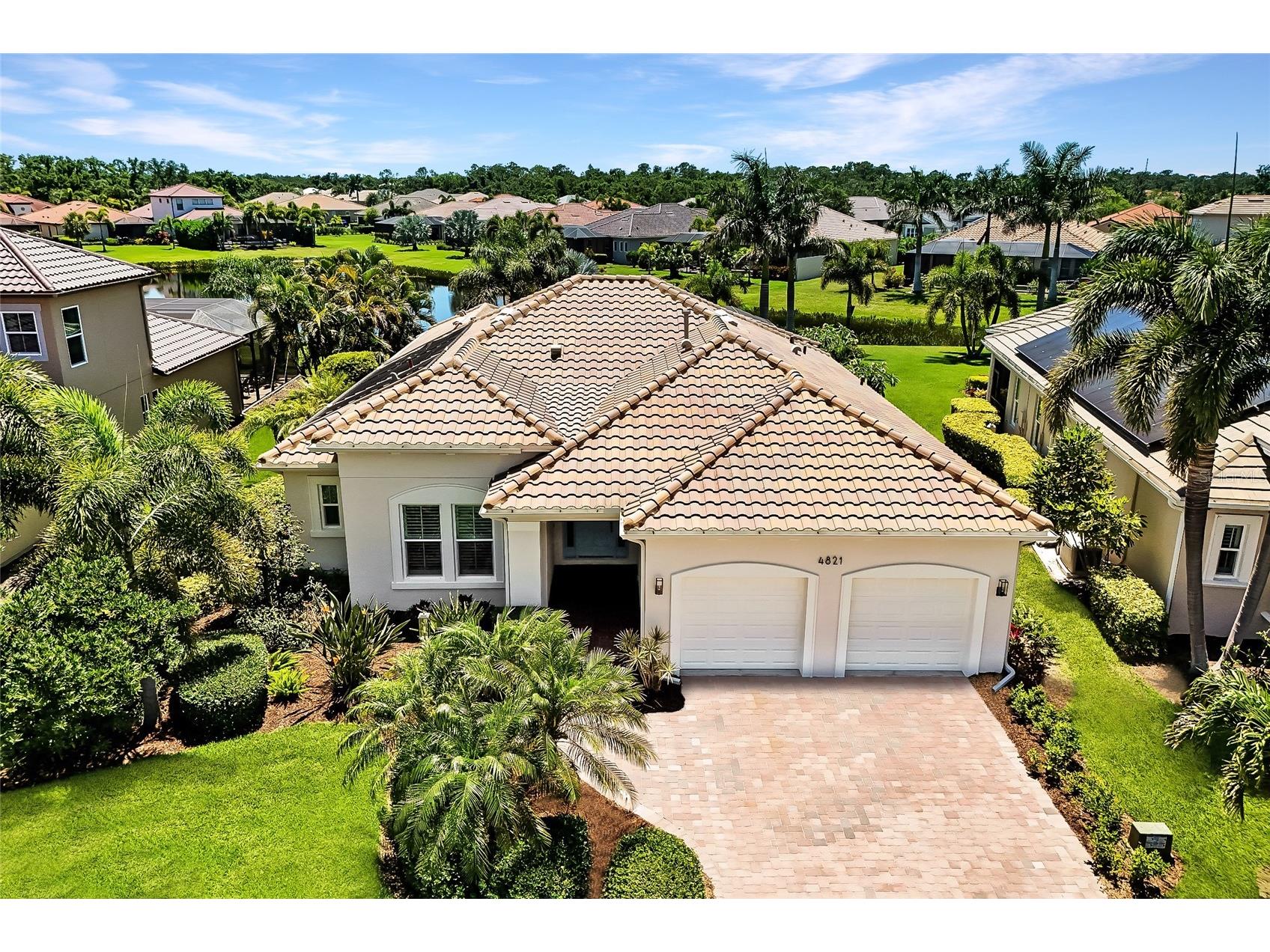4821 Royal Dornoch Circle Bradenton FL 34211 A4693239 image1