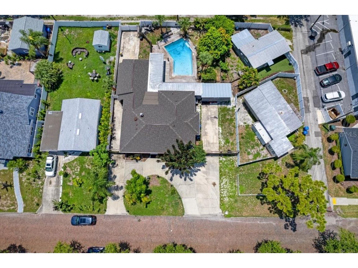 4822 3rd Avenue S Saint Petersburg FL 33711 U8252229 image1