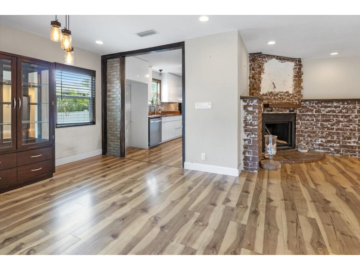 4822 3rd Avenue S Saint Petersburg FL 33711 U8252229 image11