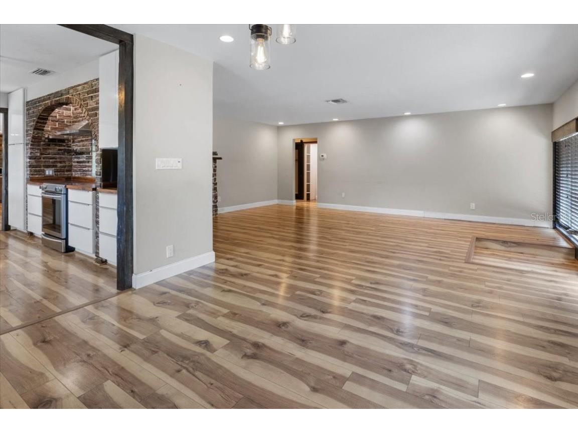 4822 3rd Avenue S Saint Petersburg FL 33711 U8252229 image12