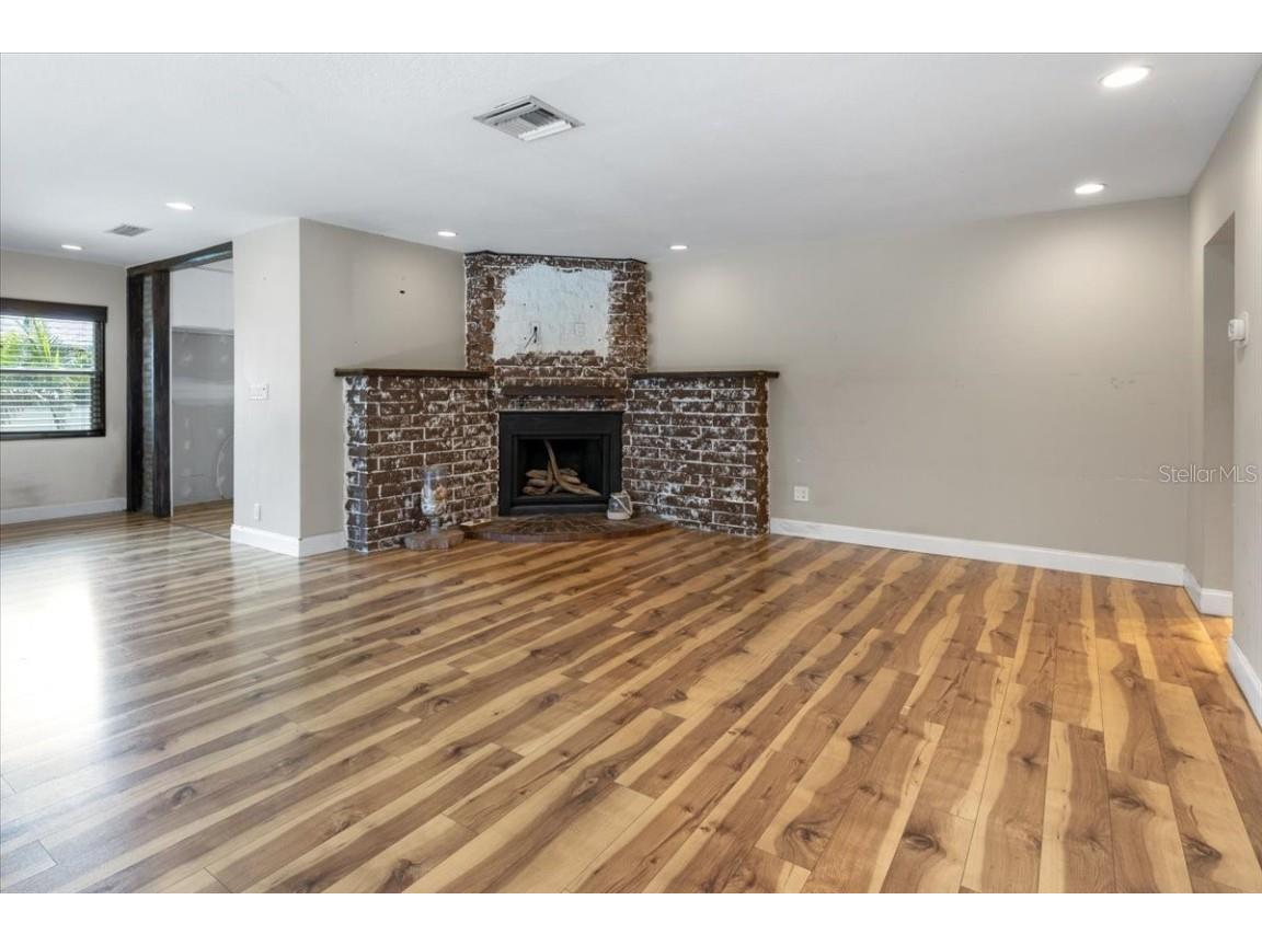 4822 3rd Avenue S Saint Petersburg FL 33711 U8252229 image13