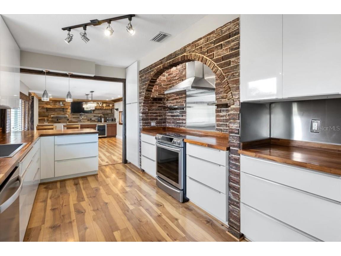 4822 3rd Avenue S Saint Petersburg FL 33711 U8252229 image15