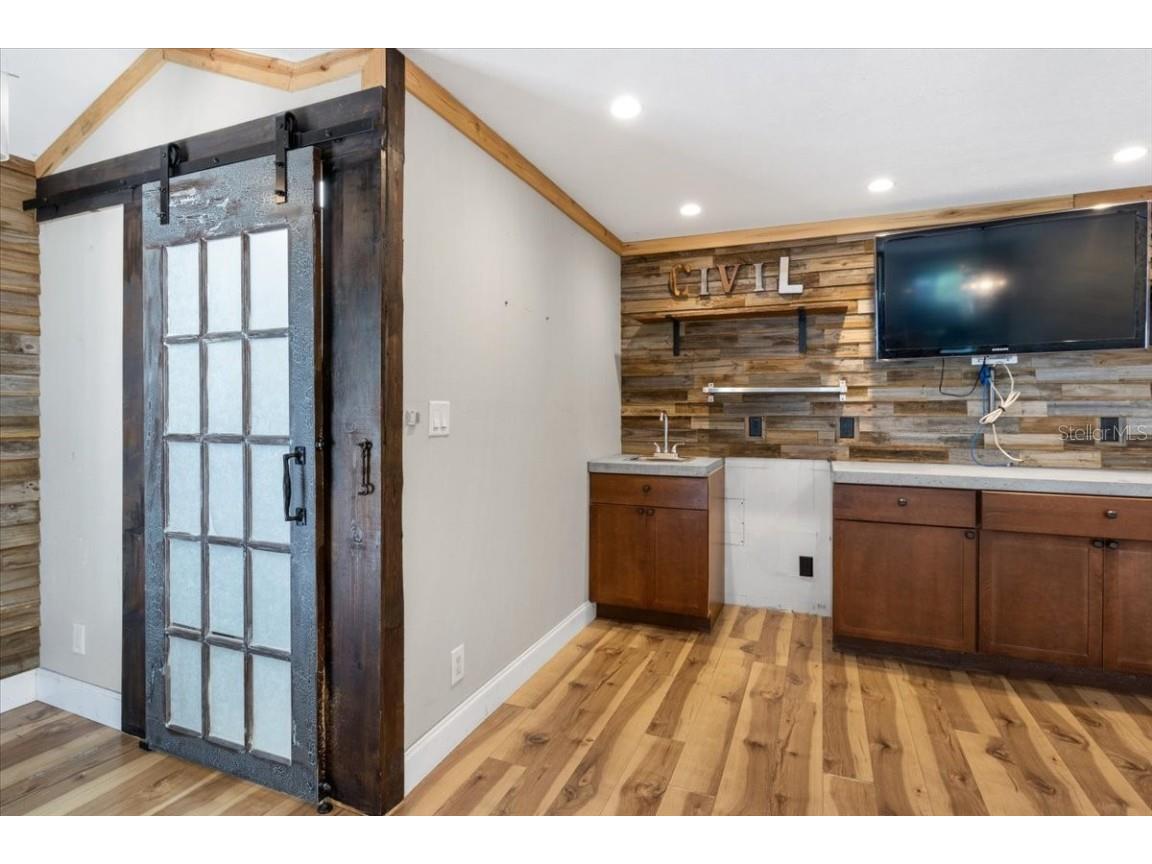 4822 3rd Avenue S Saint Petersburg FL 33711 U8252229 image23