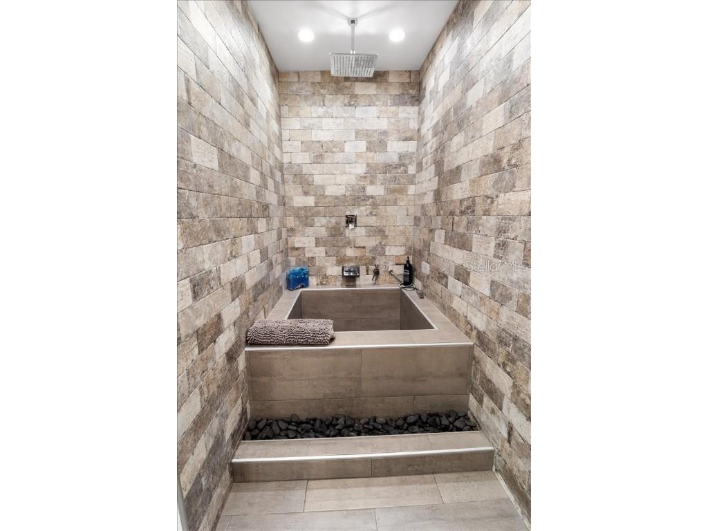 4822 3rd Avenue S Saint Petersburg FL 33711 U8252229 image49