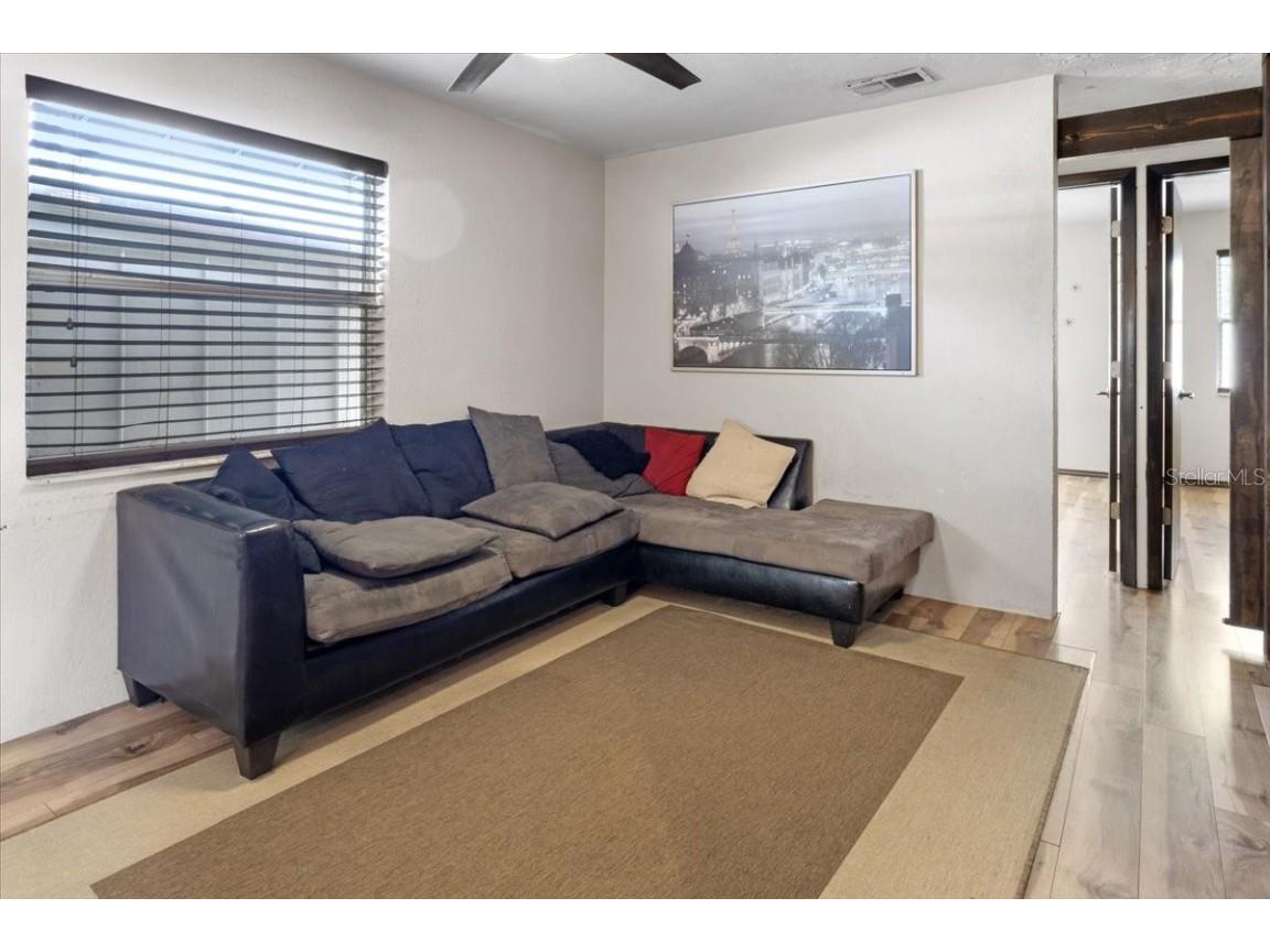 4822 3rd Avenue S Saint Petersburg FL 33711 U8252229 image89