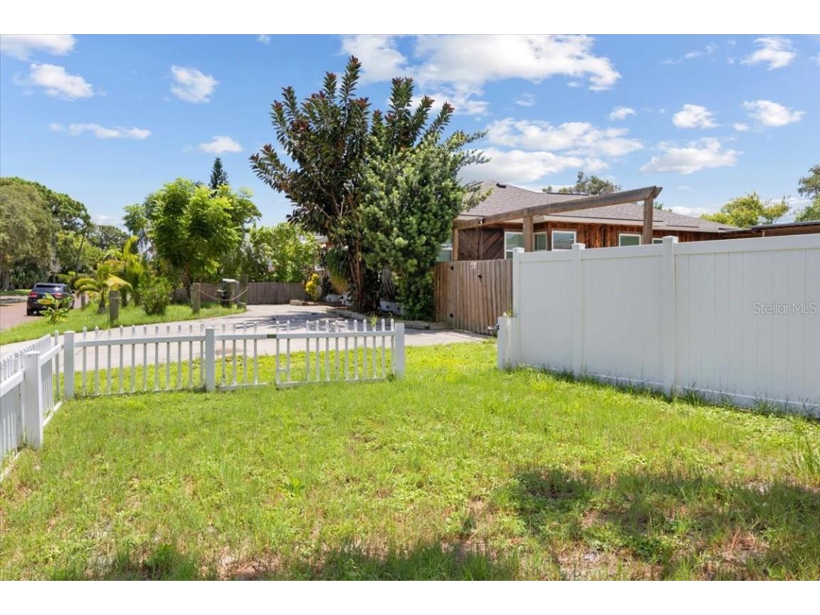 4822 3rd Avenue S Saint Petersburg FL 33711 U8252229 image9