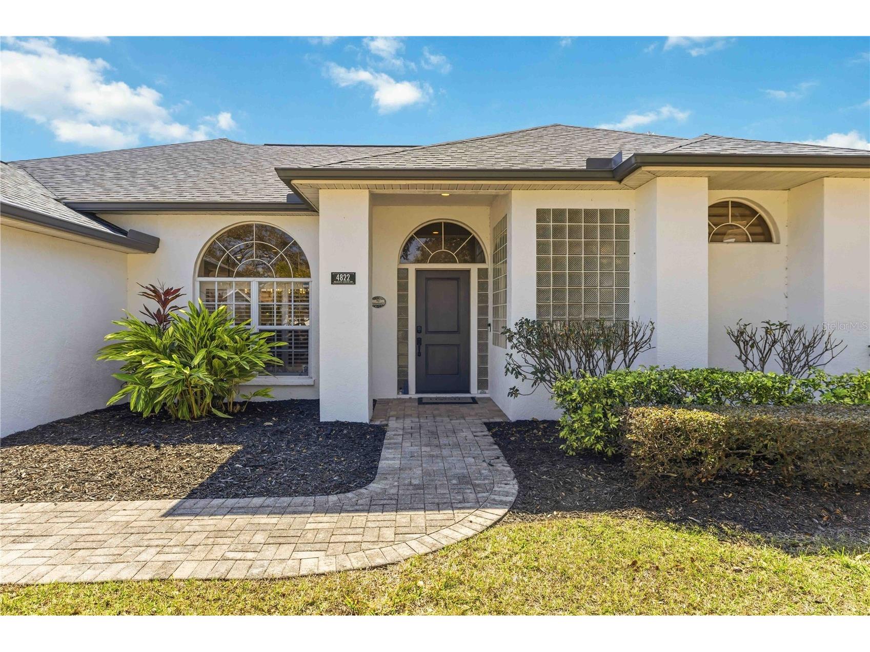4822 Hamlets Grove Drive Sarasota FL 34235 A4683039 image1