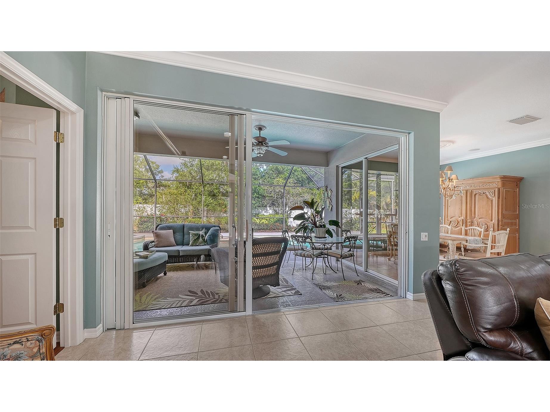 4823 Carrington Circle Sarasota FL 34243 A4687377 image17