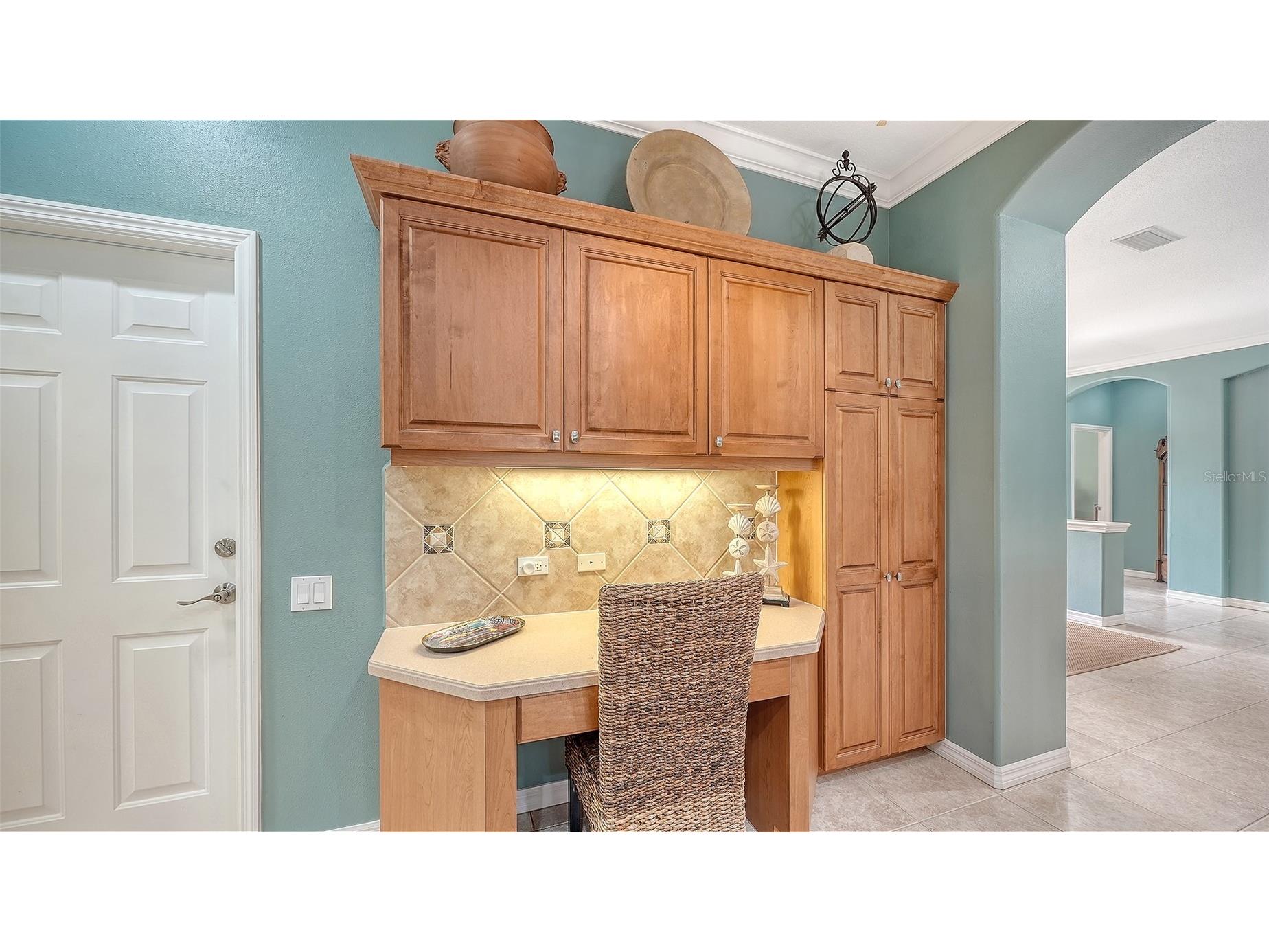 4823 Carrington Circle Sarasota FL 34243 A4687377 image25