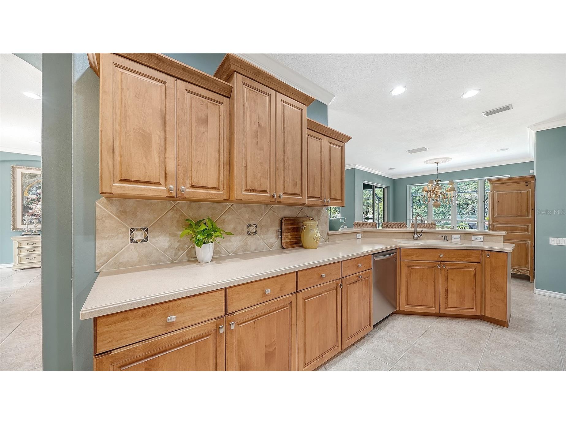 4823 Carrington Circle Sarasota FL 34243 A4687377 image27