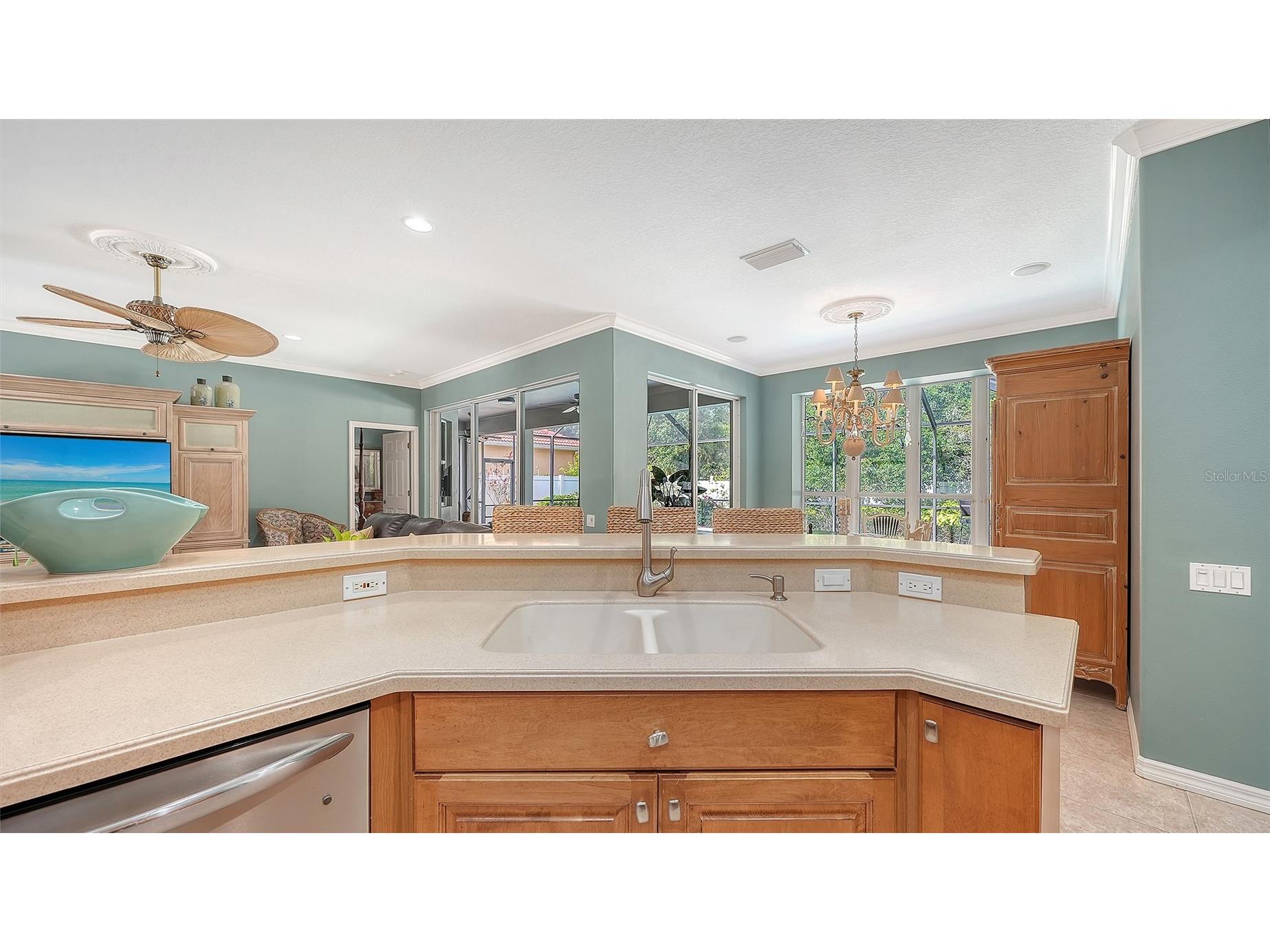 4823 Carrington Circle Sarasota FL 34243 A4687377 image29