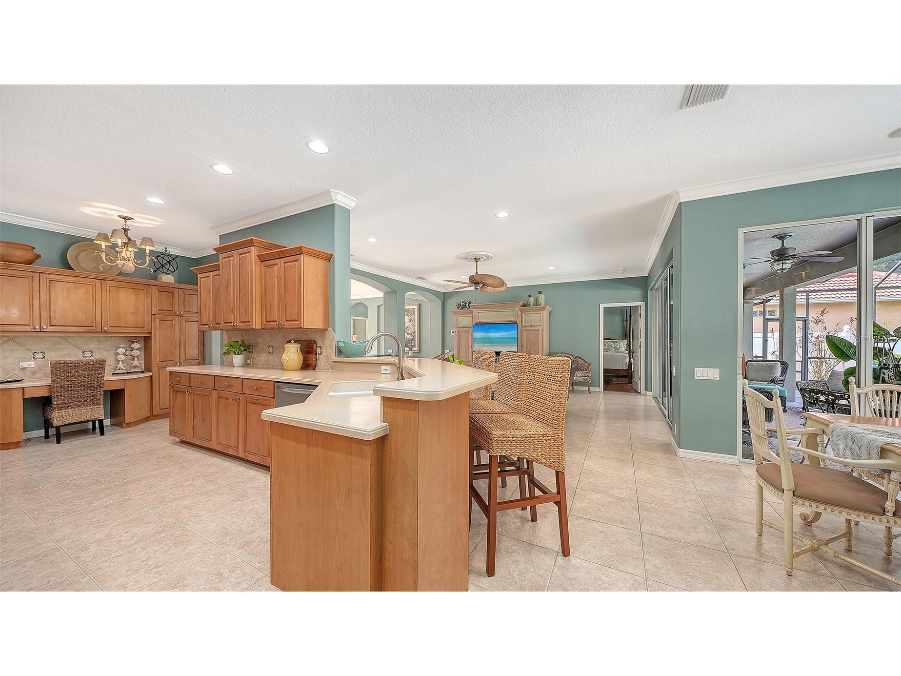 4823 Carrington Circle Sarasota FL 34243 A4687377 image30