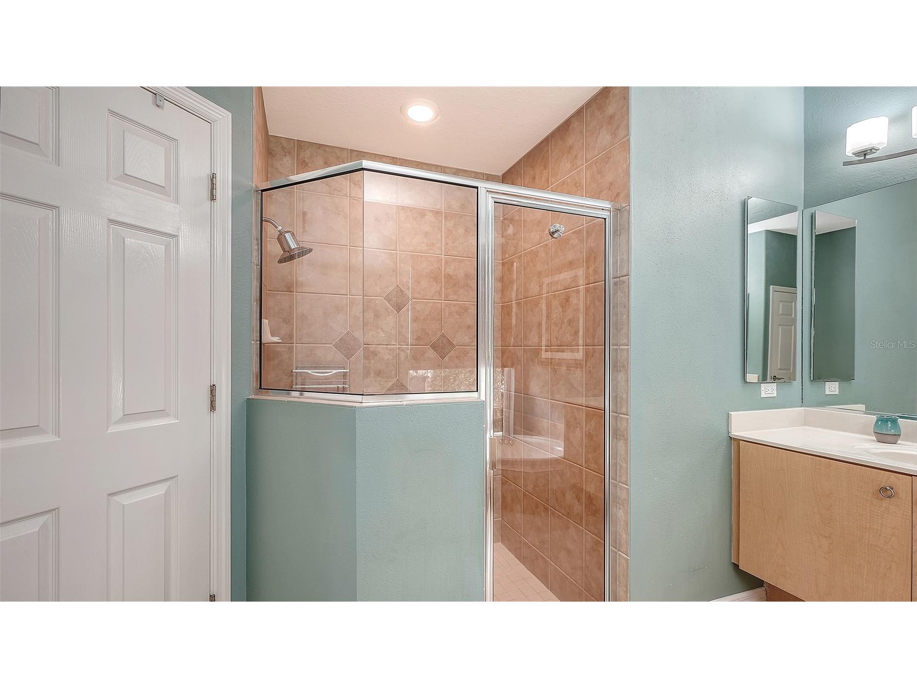 4823 Carrington Circle Sarasota FL 34243 A4687377 image34