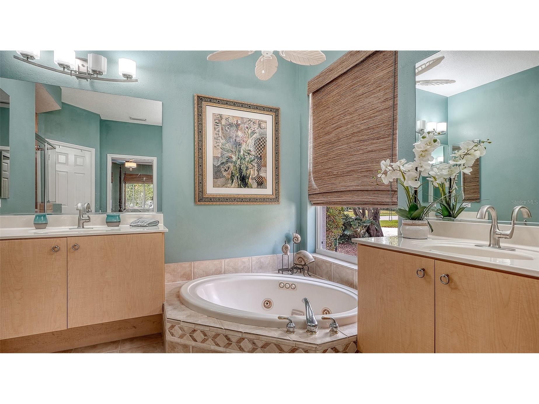 4823 Carrington Circle Sarasota FL 34243 A4687377 image36
