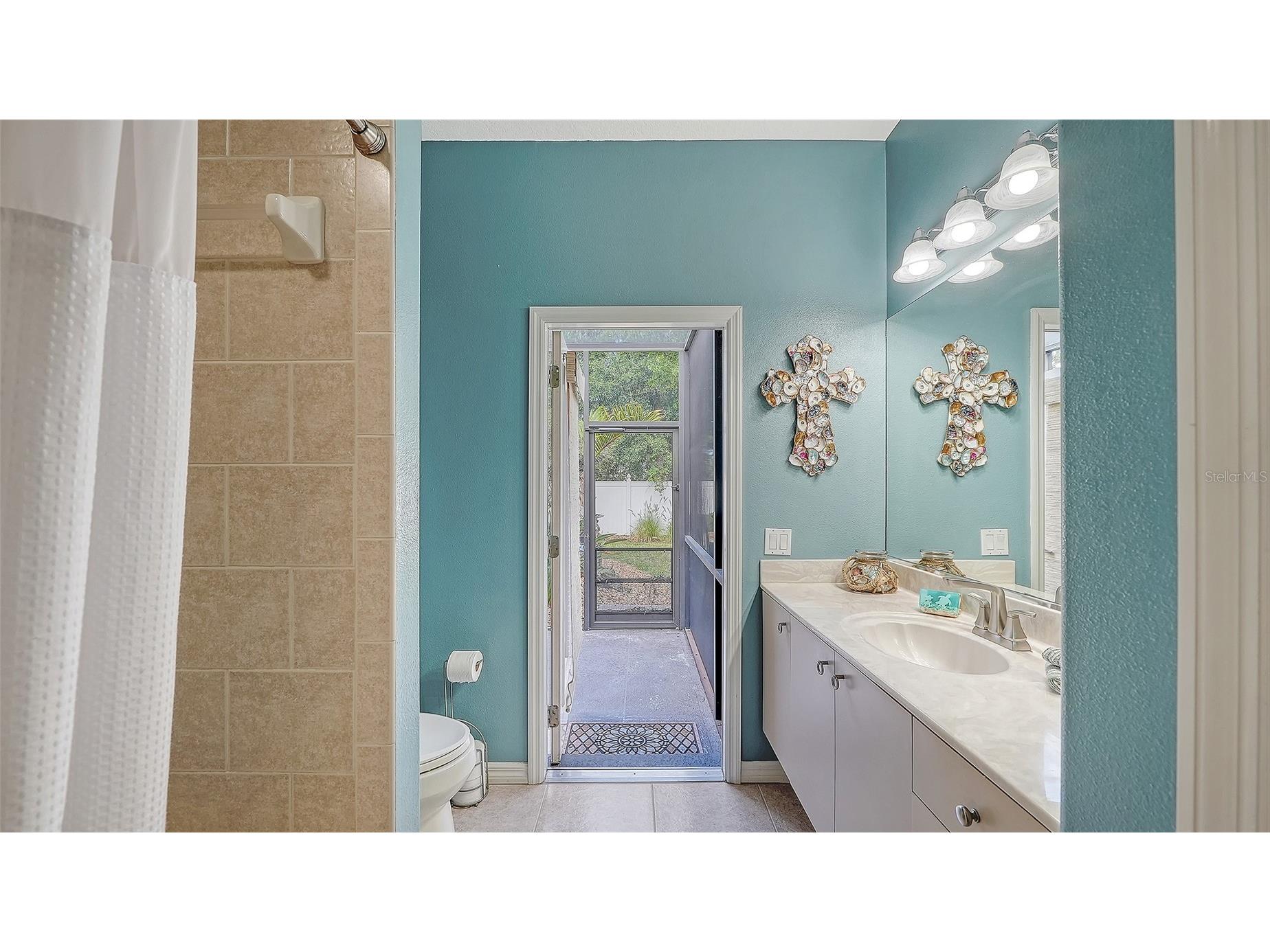 4823 Carrington Circle Sarasota FL 34243 A4687377 image39