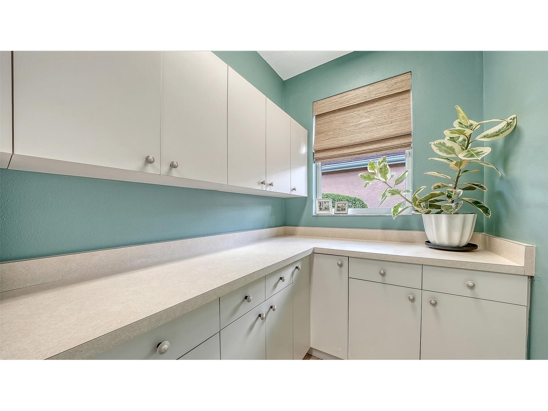 4823 Carrington Circle Sarasota FL 34243 A4687377 image44