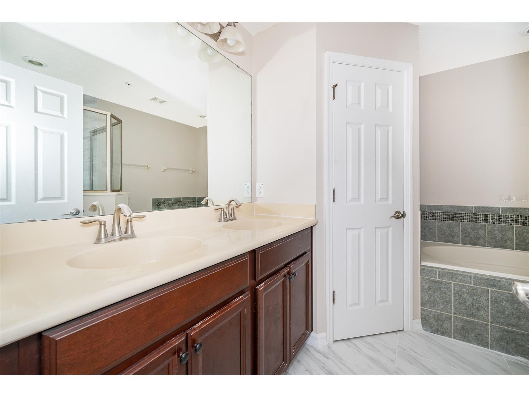 4824 Fiorazante Avenue Orlando FL 32839 O6397230 image16