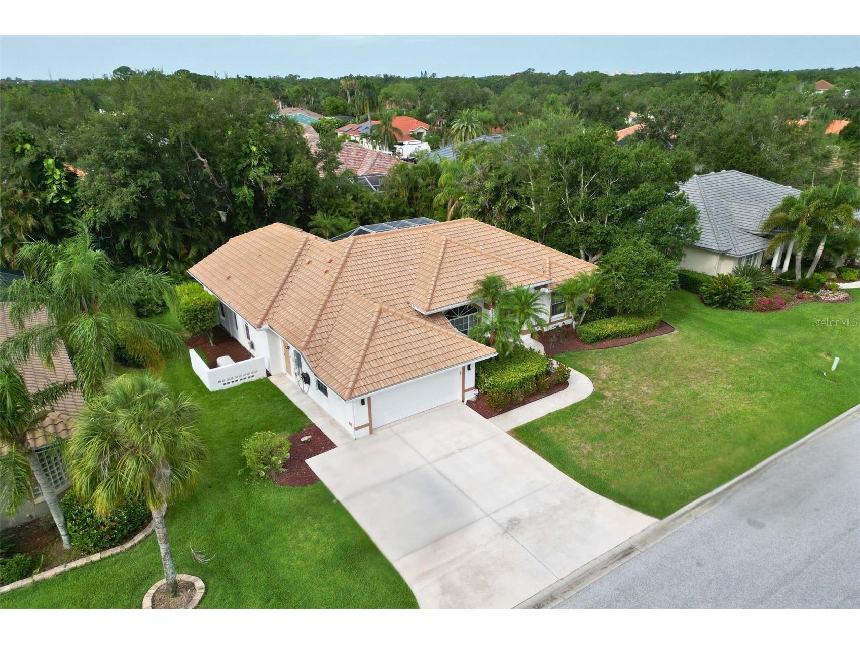 4824 Hanging Moss Lane Sarasota FL 34238 A4695897 image3