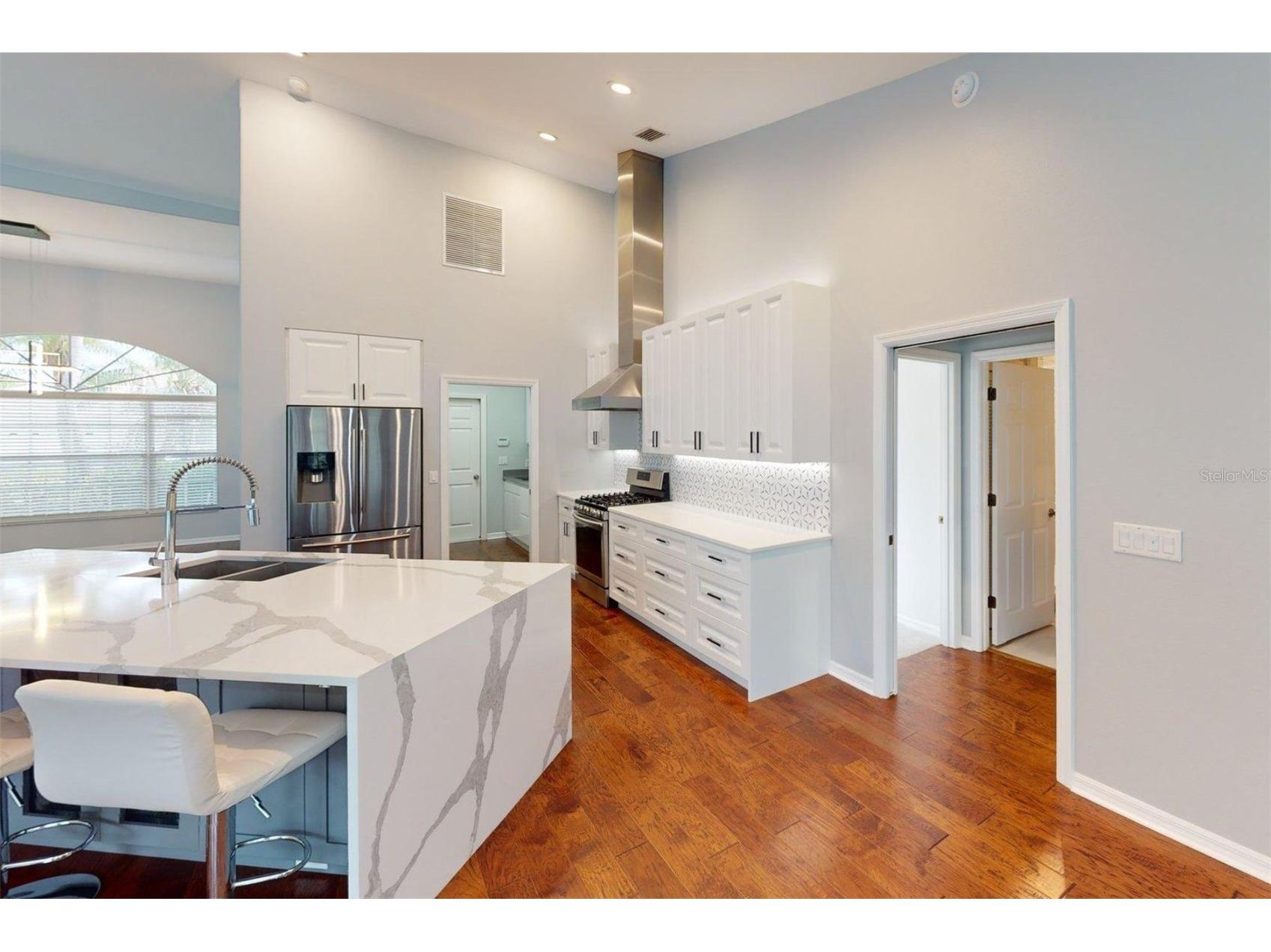 4824 Hanging Moss Lane Sarasota FL 34238 A4695897 image7