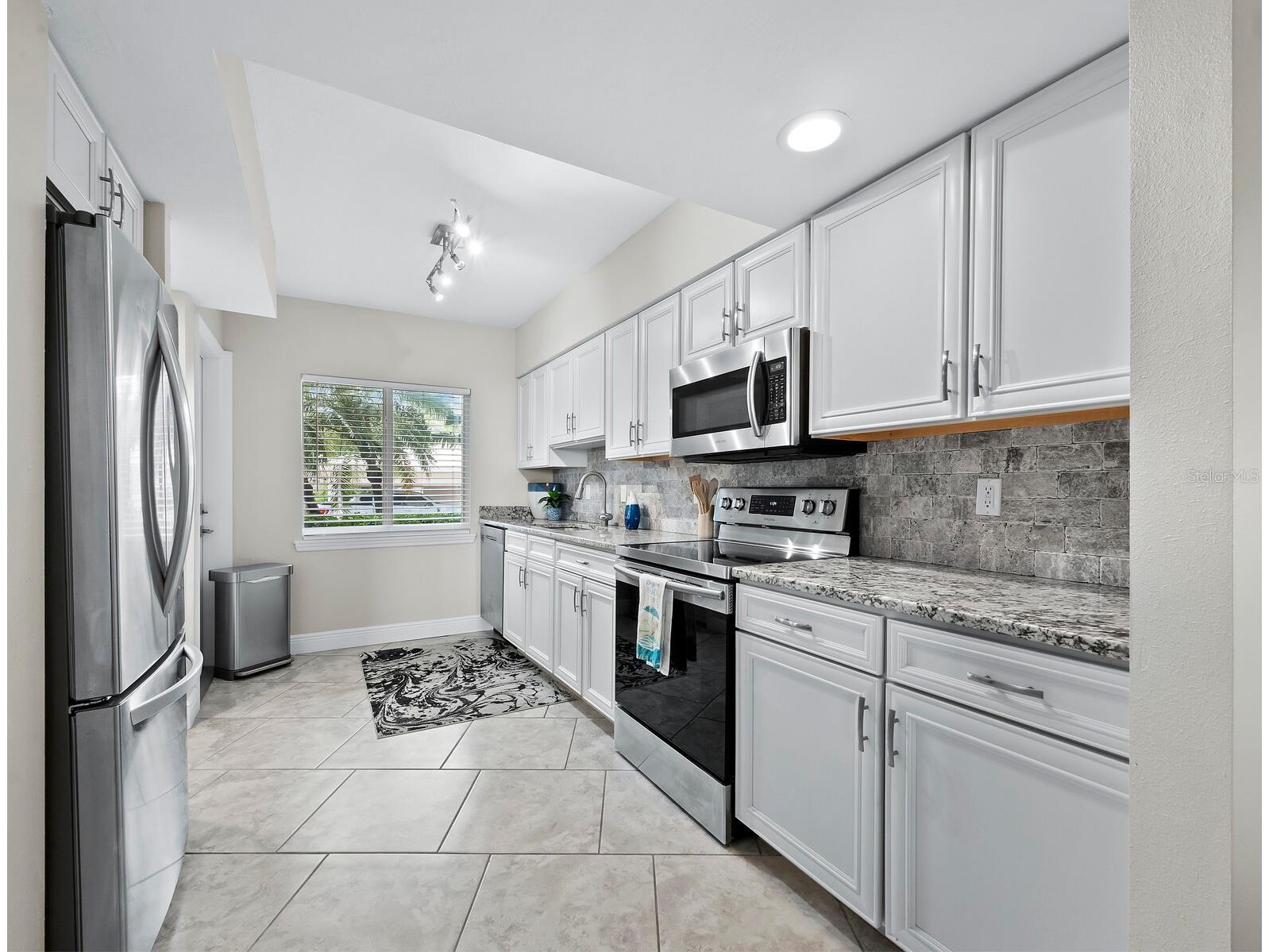 4825 Gulf Of Mexico Drive #105 Longboat Key FL 34228 - GULF OF MEXICO A4667044 image8