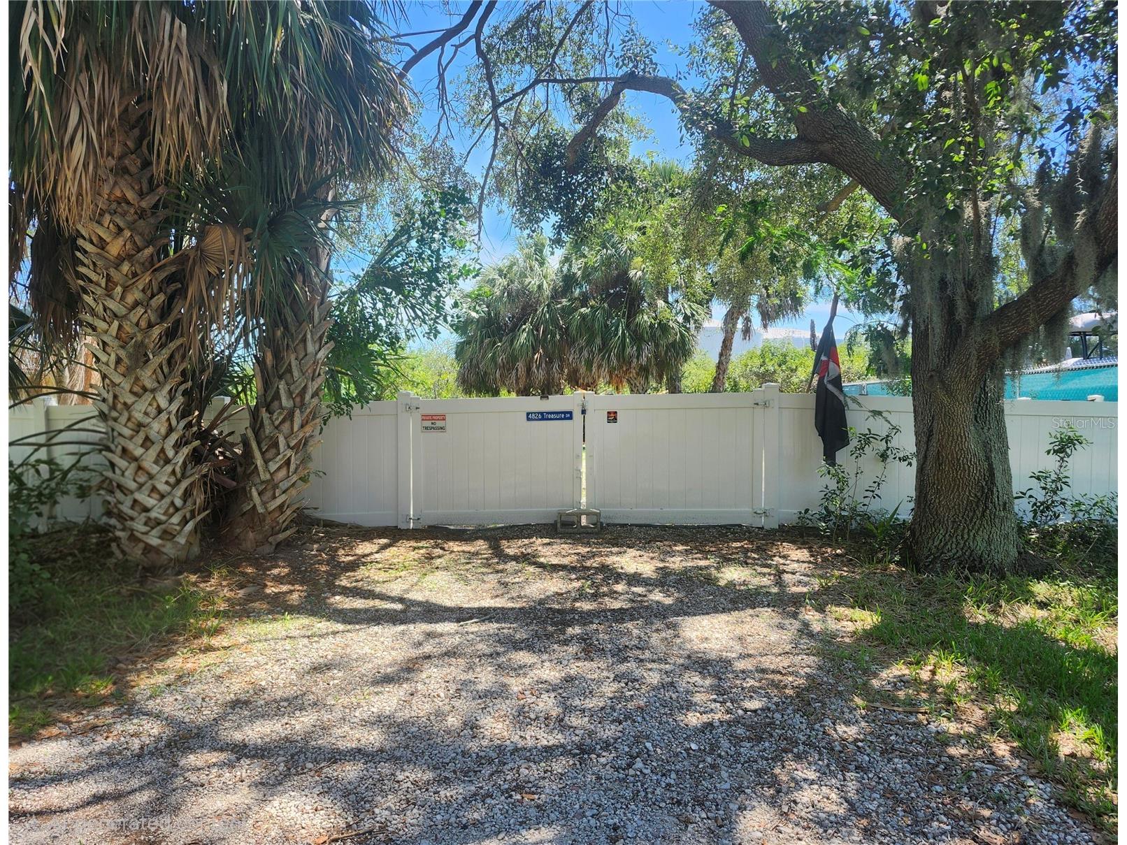 4826 Treasure Drive New Port Richey FL 34652 - CANAL TO GULF OF MEXICO TB8512305 image1