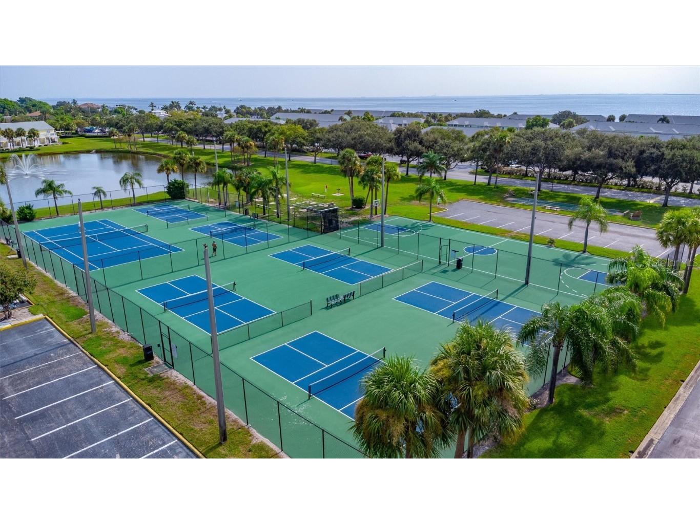 4827 Coquina Key Drive SE #B Saint Petersburg FL 33705 TB8438118 image46