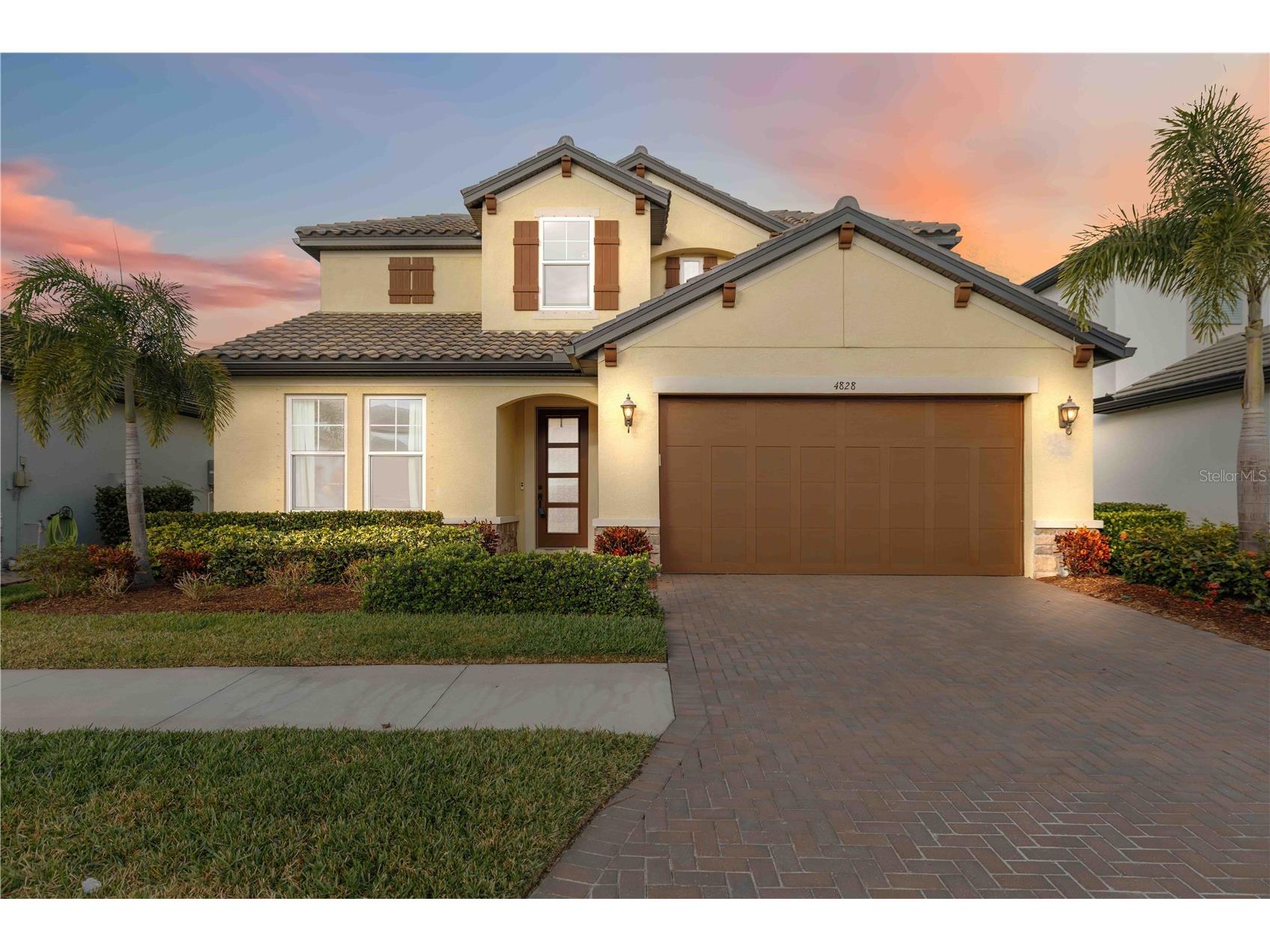 4828 Antrim Drive Sarasota FL 34240 A4680038 image1