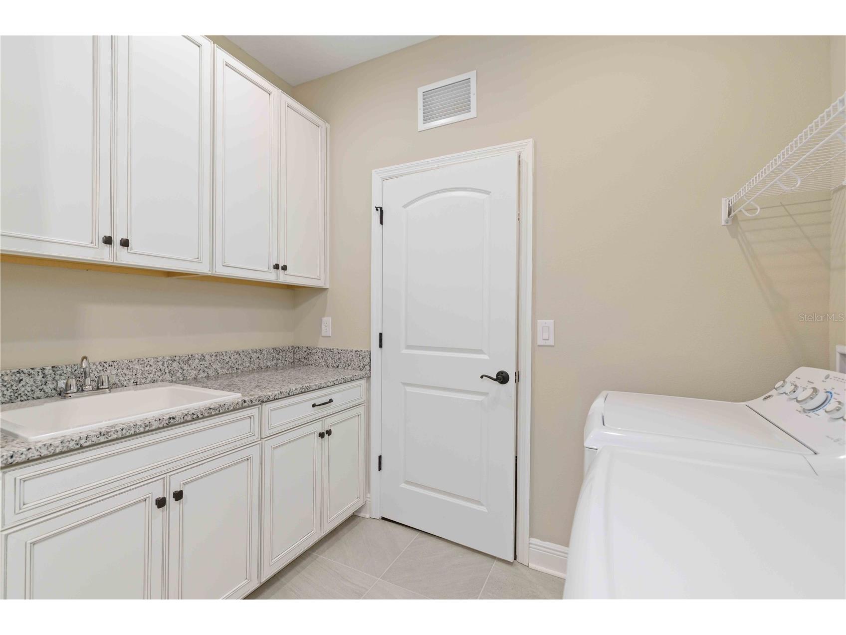 4828 Antrim Drive Sarasota FL 34240 A4680038 image29