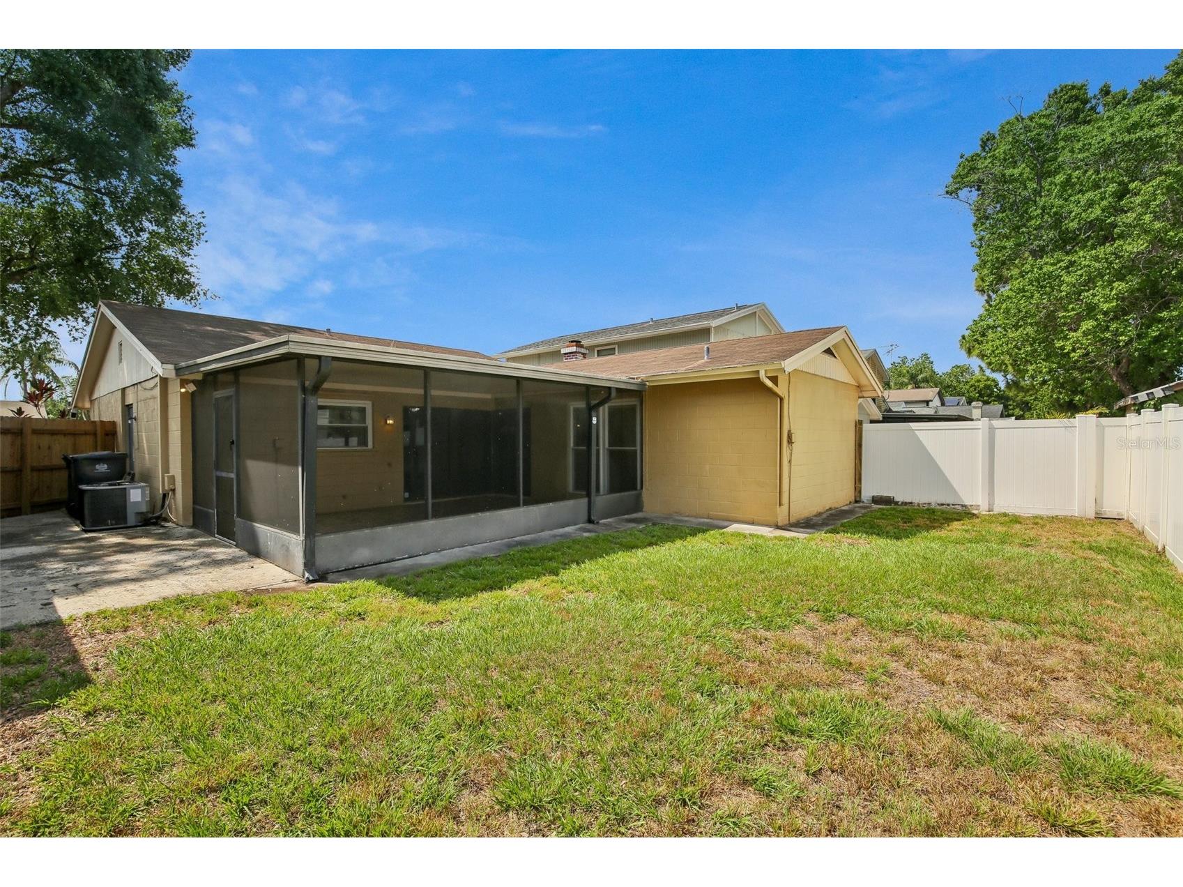 4828 Grove Point Drive Tampa FL 33624 TB8506985 image34