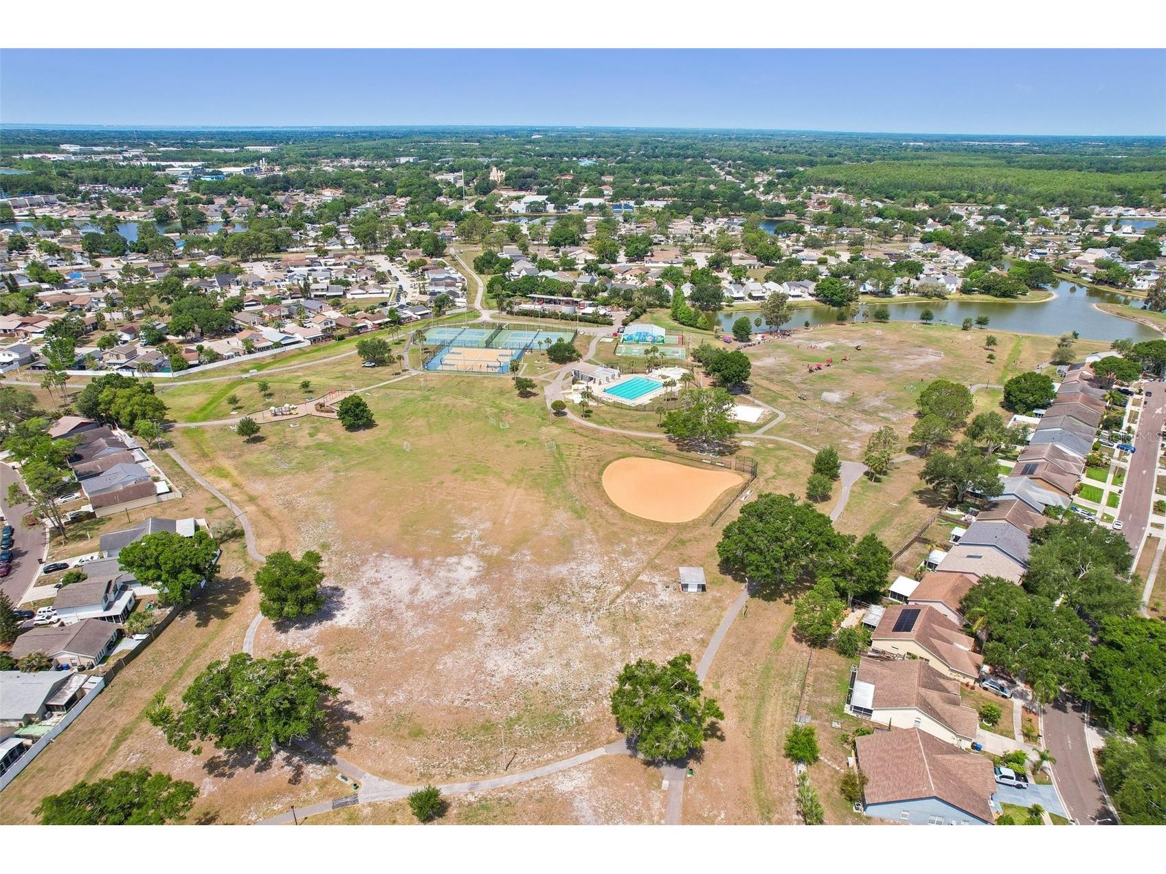 4828 Grove Point Drive Tampa FL 33624 TB8506985 image40