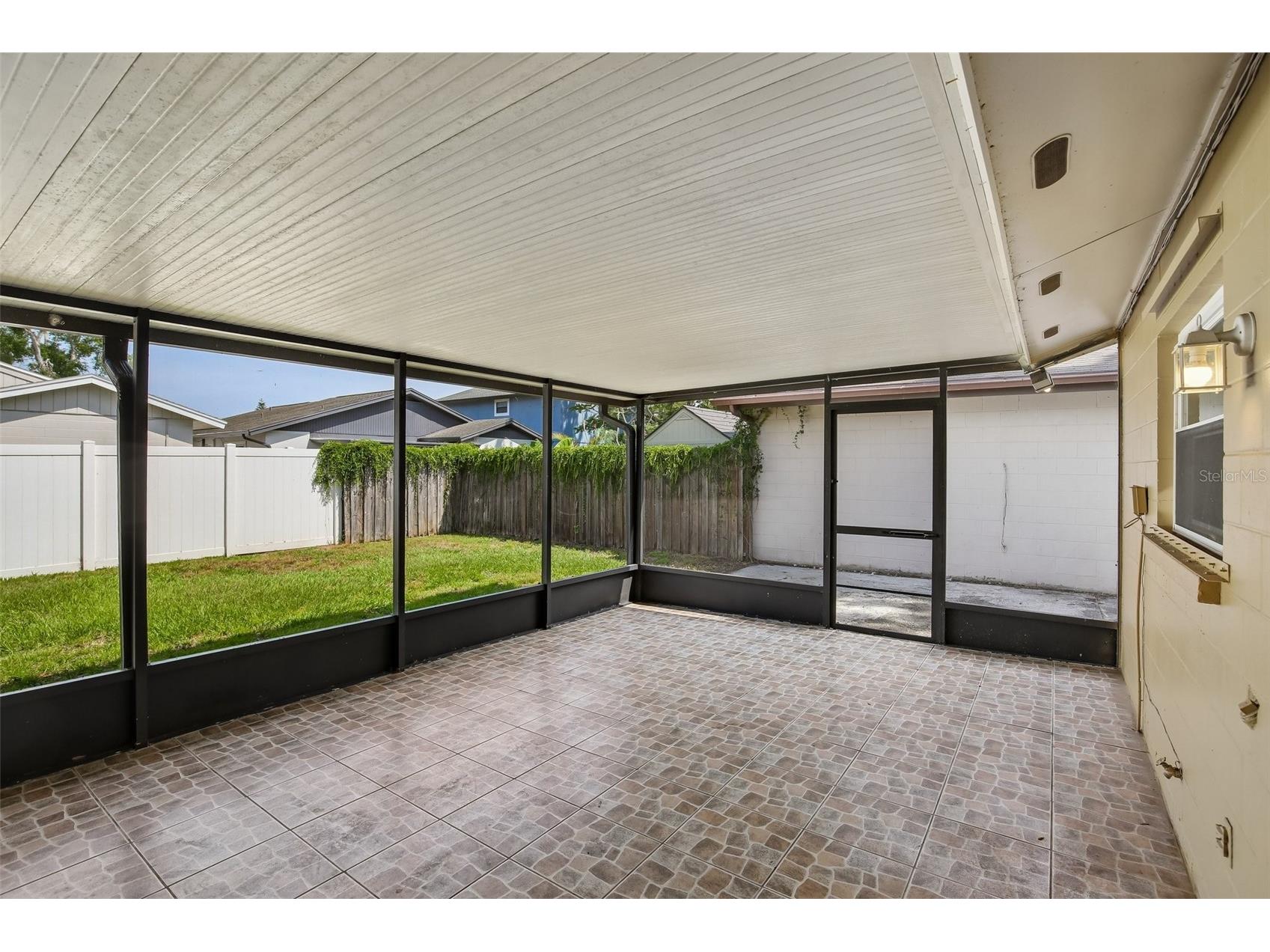 4828 Grove Point Drive Tampa FL 33624 TB8506985 image7
