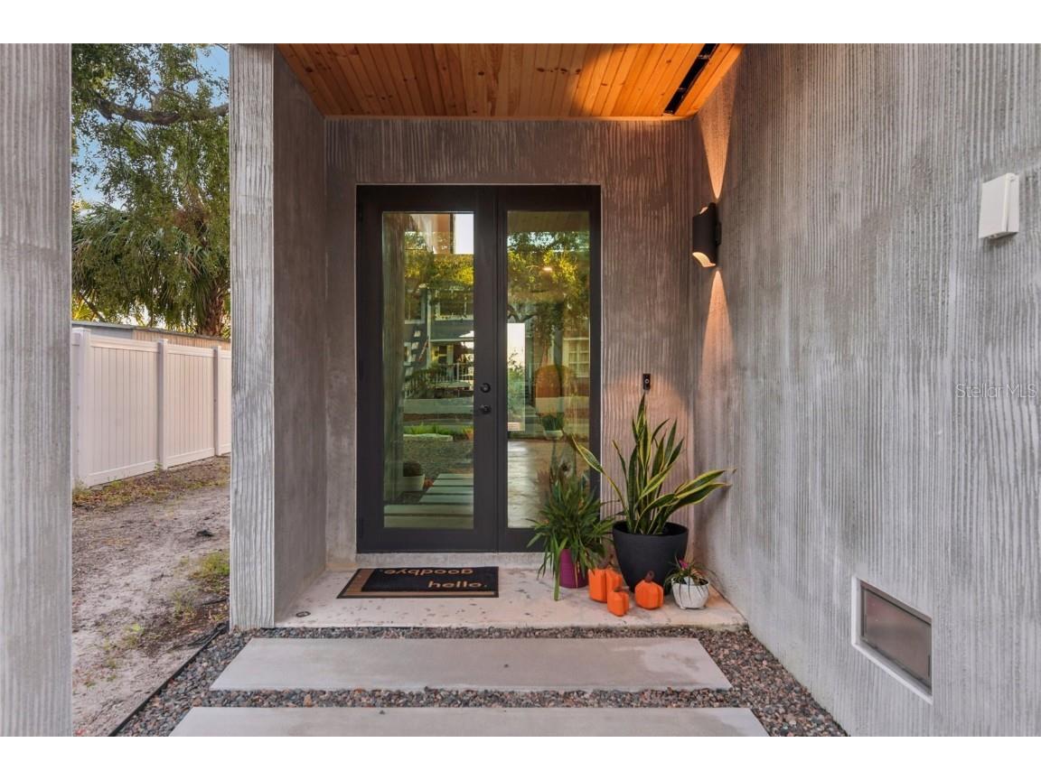 4828 W Flamingo Road Tampa FL 33611 - FLAMINGO CANAL TB8442646 image3