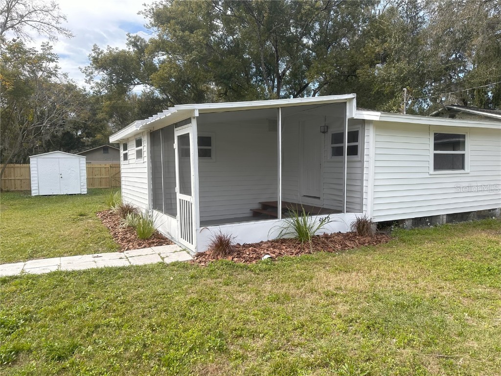 4829 6th Street Zephyrhills FL 33542 TB8453357 image1